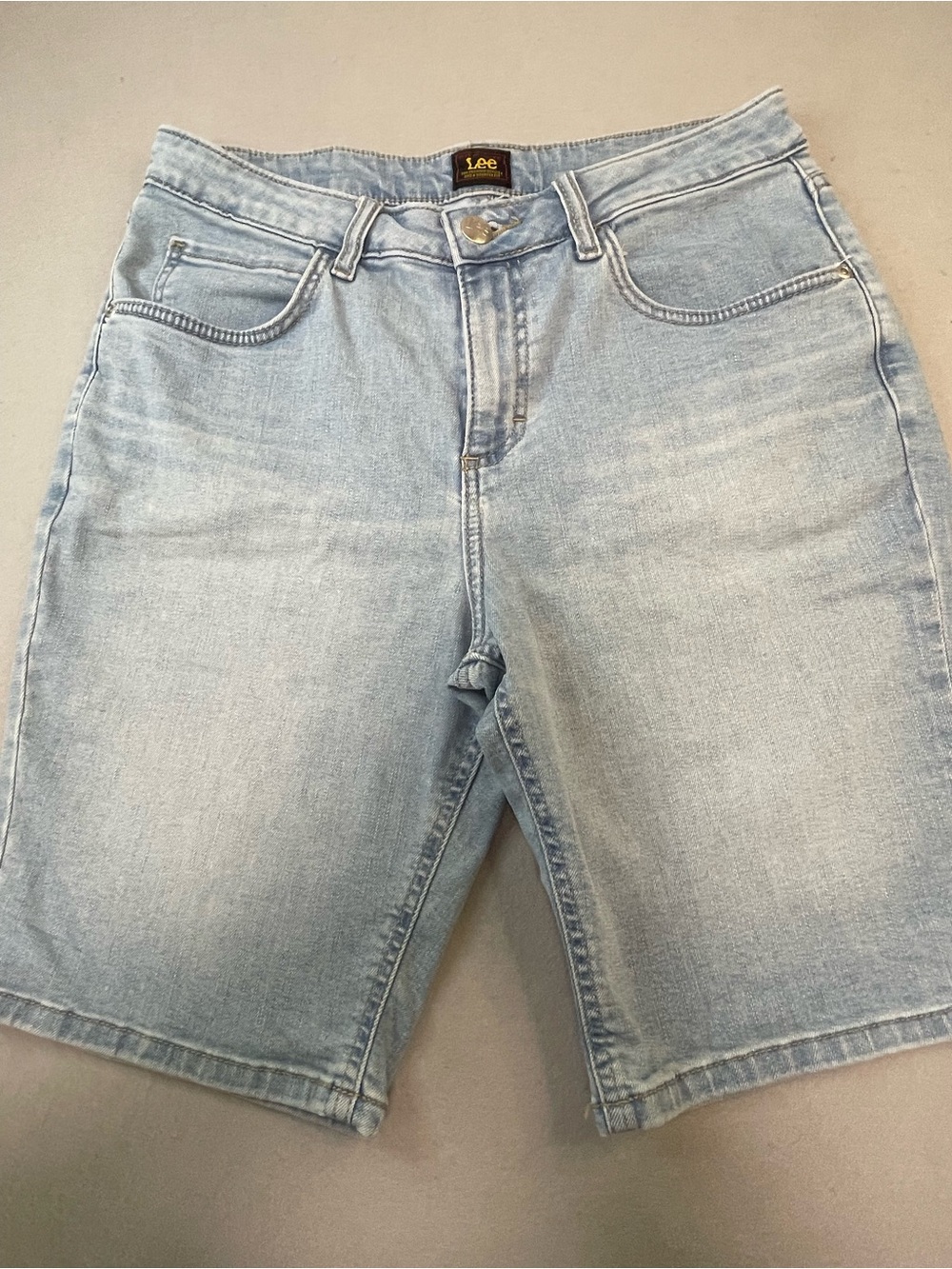 Lee Womens Light Wash Denim Bermuda Shorts Mid Rise Stretch Sz M 201